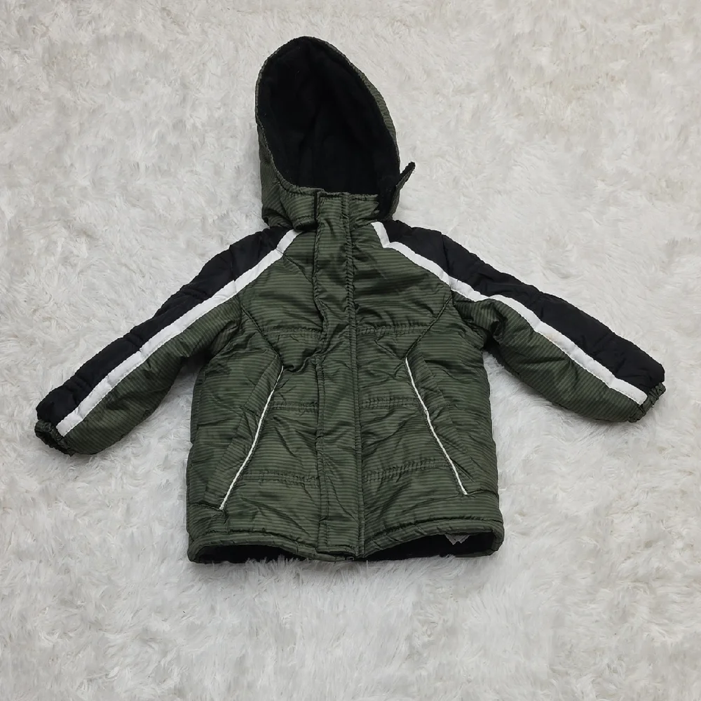 Ixtreme Green & Black Puffer Coat. Size 3T